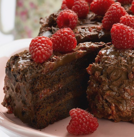 Alan-Coxon-Chocolate-Cake-with-Raspberry-Ganache