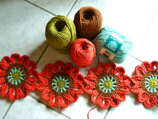 Flower Crochet Curtains DIY (2)