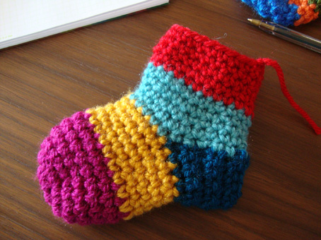 crochet-socks-for-christmas-15