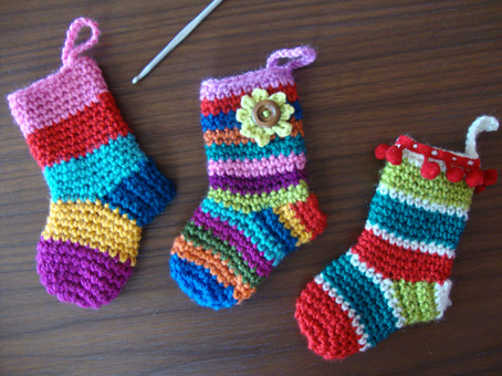 crochet-socks-for-christmas-16