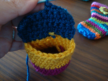 crochet-socks-for-christmas-9