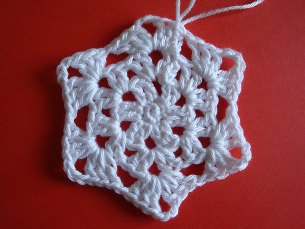 crochet-snow-crystals-11