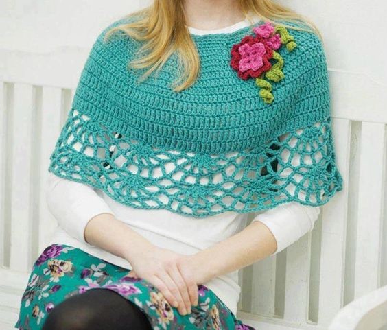 poncho-in-crochet-blue-yarn-4